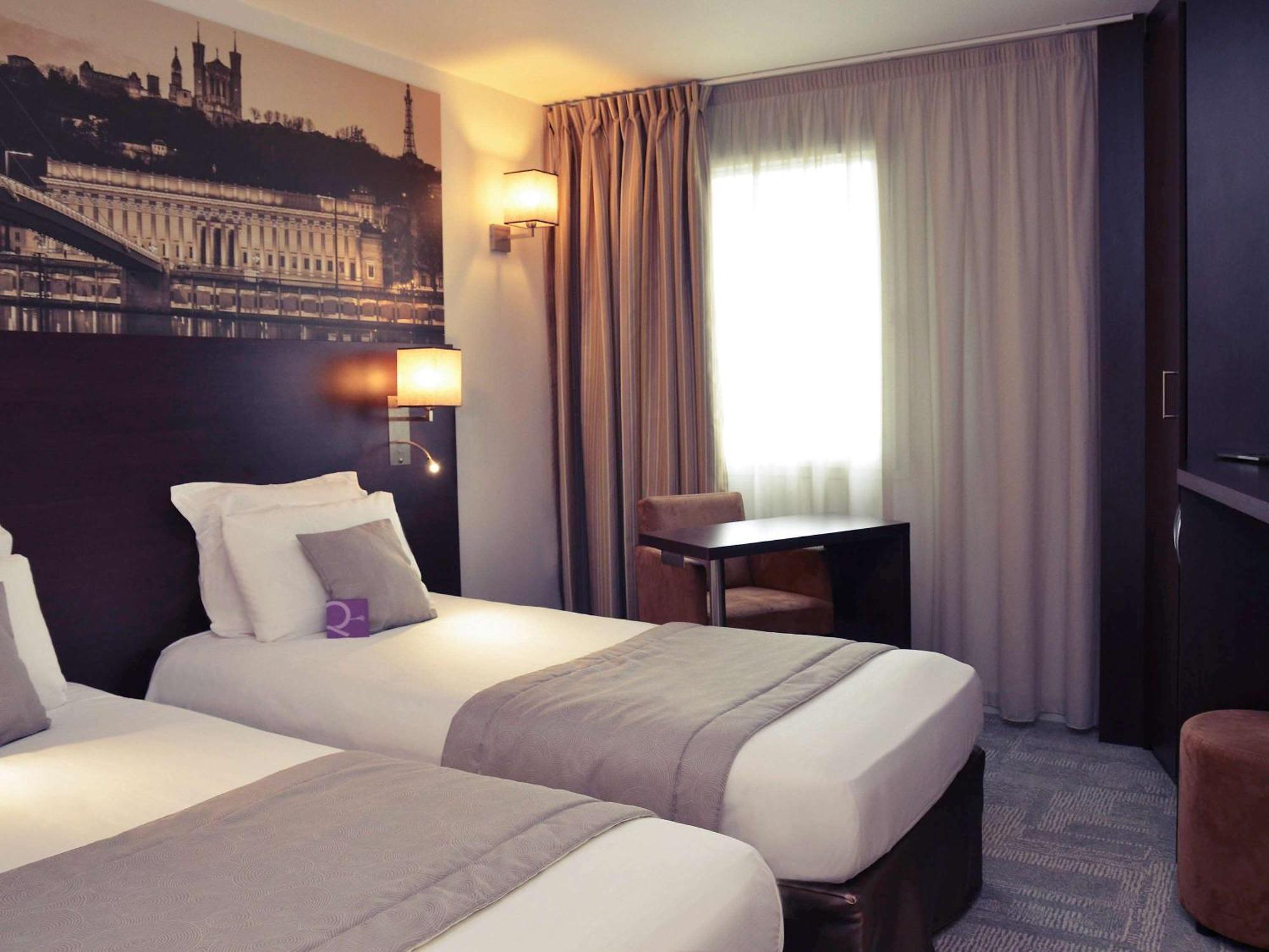 Mercure Lyon Est Шапоне Экстерьер фото